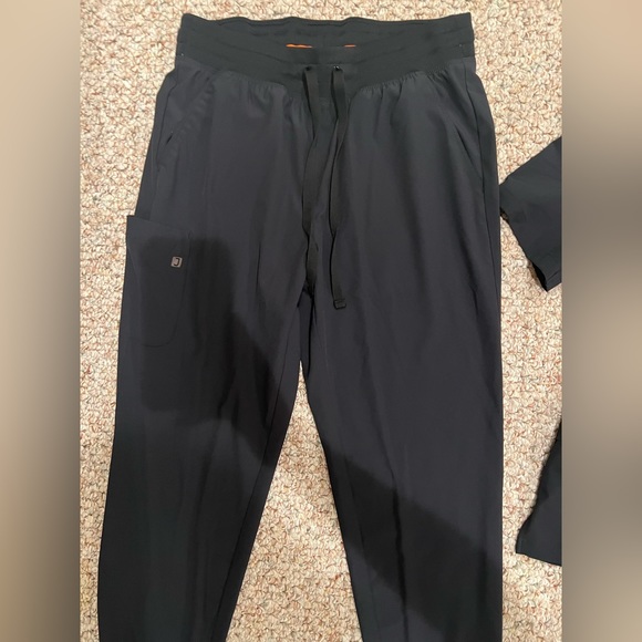 Joy Scrubs. Jogger bottoms. 3 pocket scrub top. Both size small - Picture 3 of 4